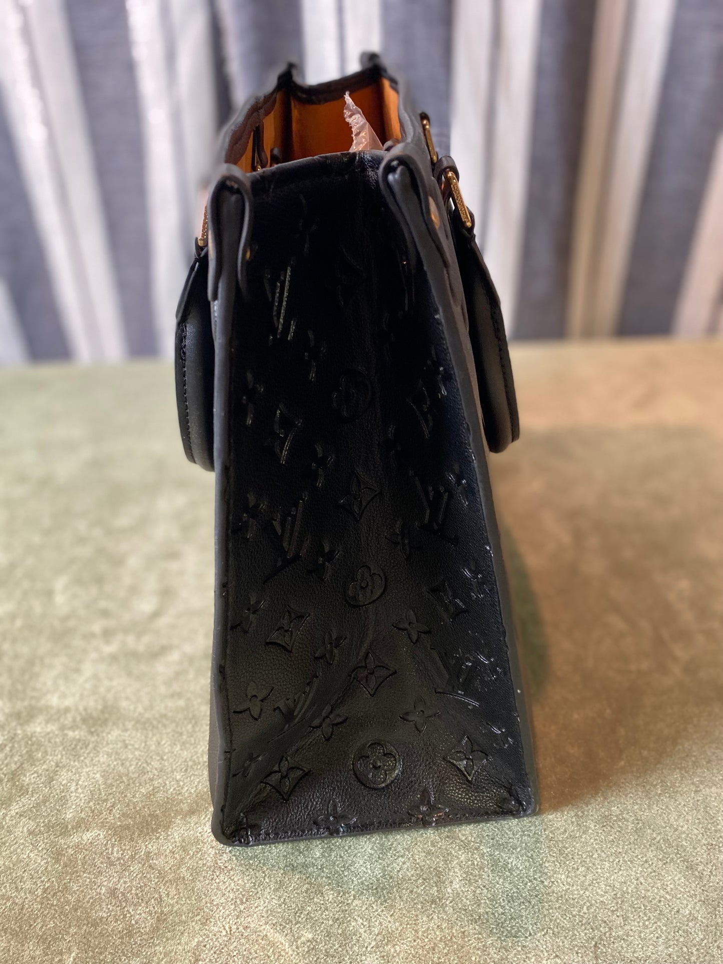 LV Onthego MM Black Bag *Size M