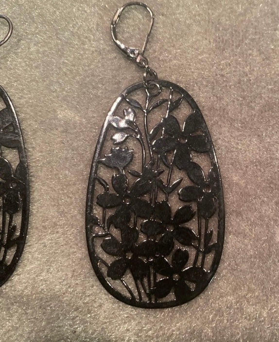 ANTHROPOLOGIE Leaf Drop Earrings