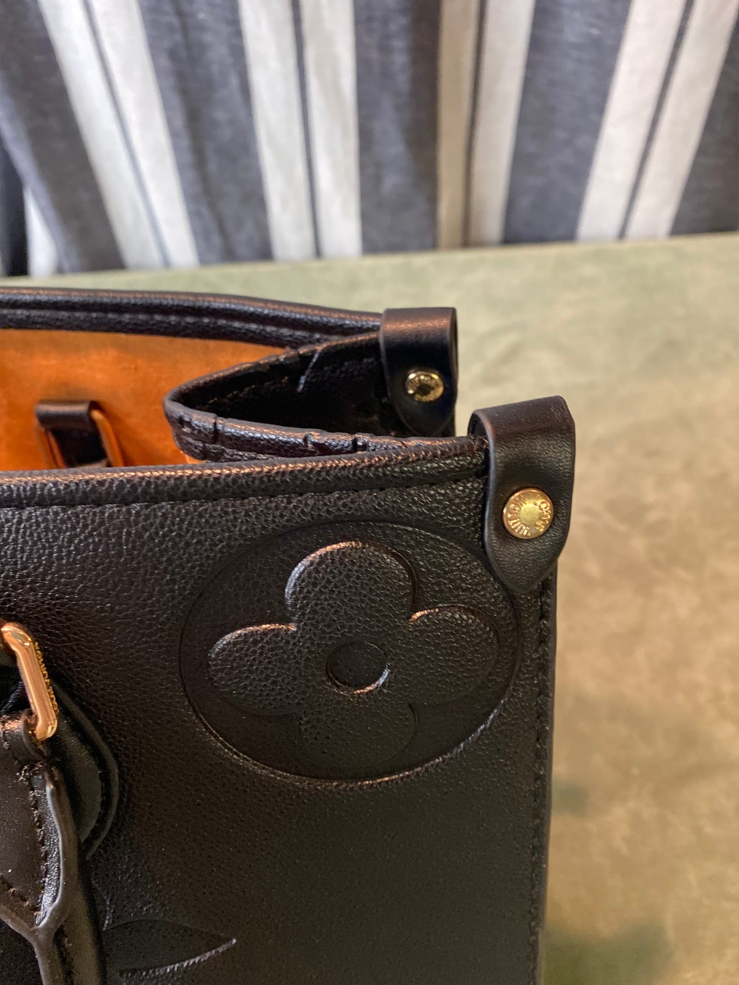 LV Onthego MM Black Bag *Size M