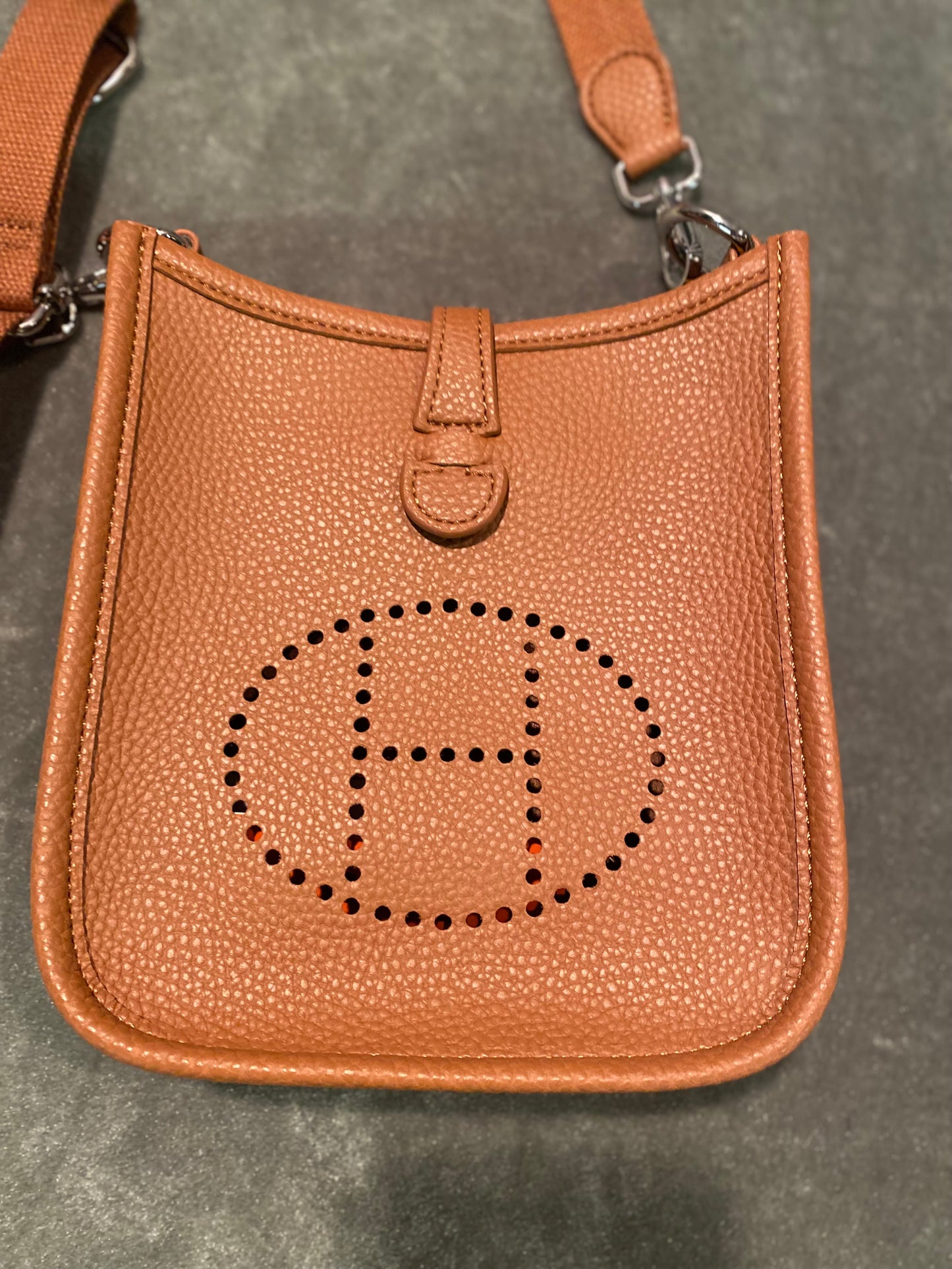 H Crossbody bag