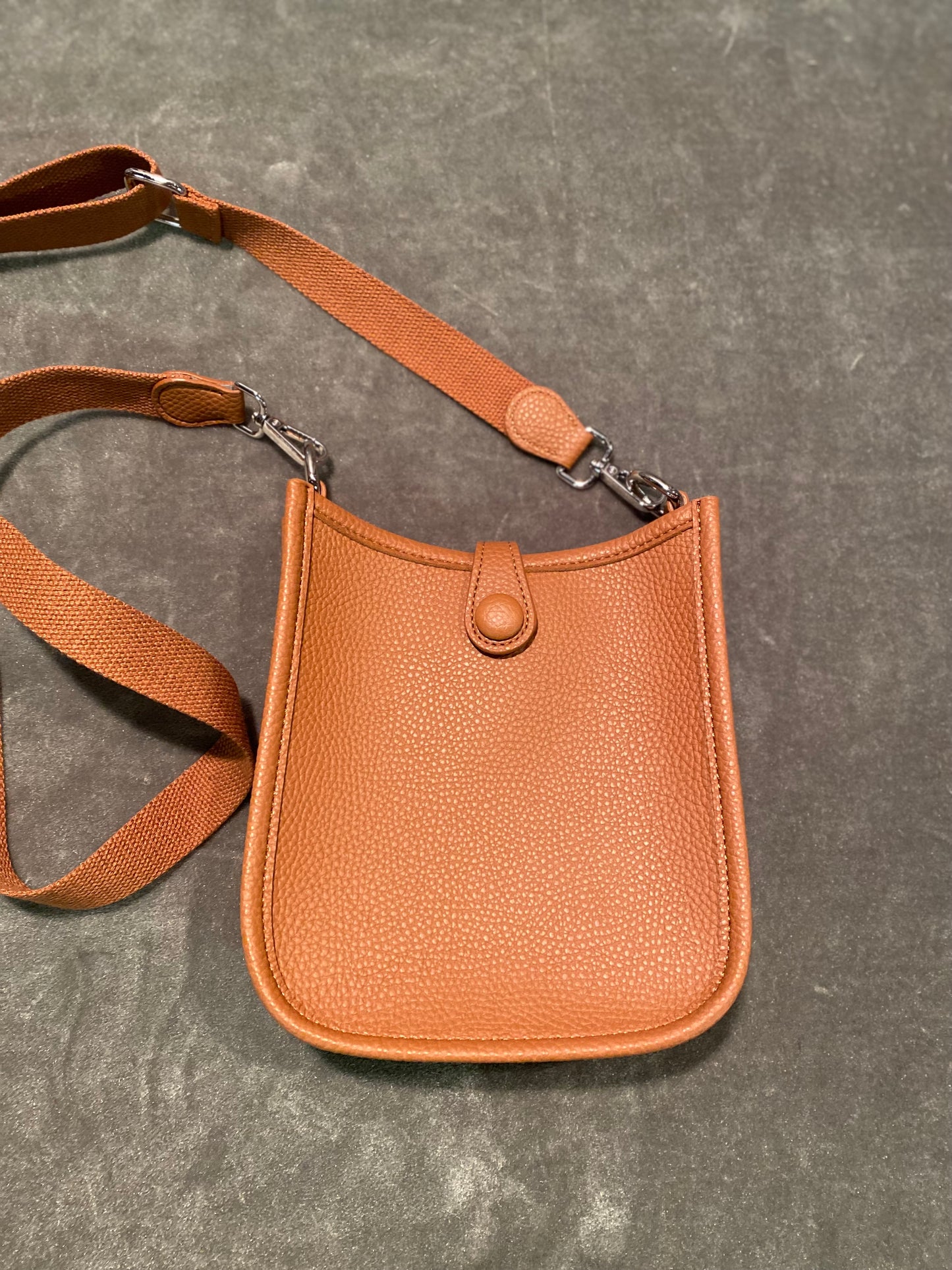H Crossbody bag