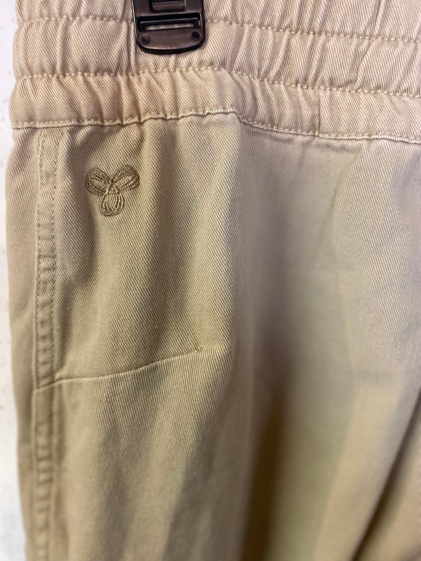 ARITZIA TNA Khaki Joggers *Size M