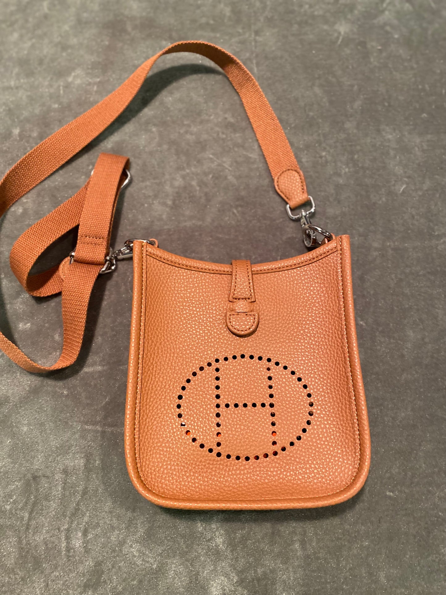 H Crossbody bag