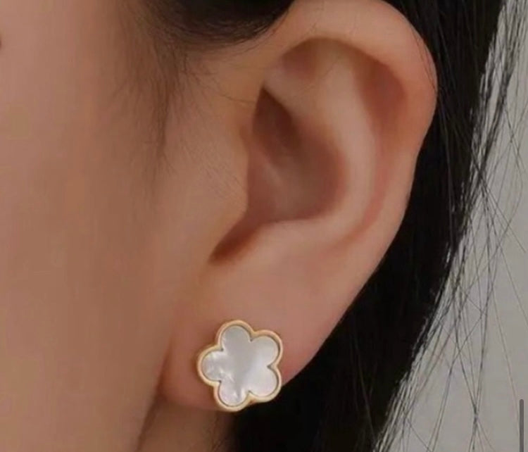 Flower Stud Earrings