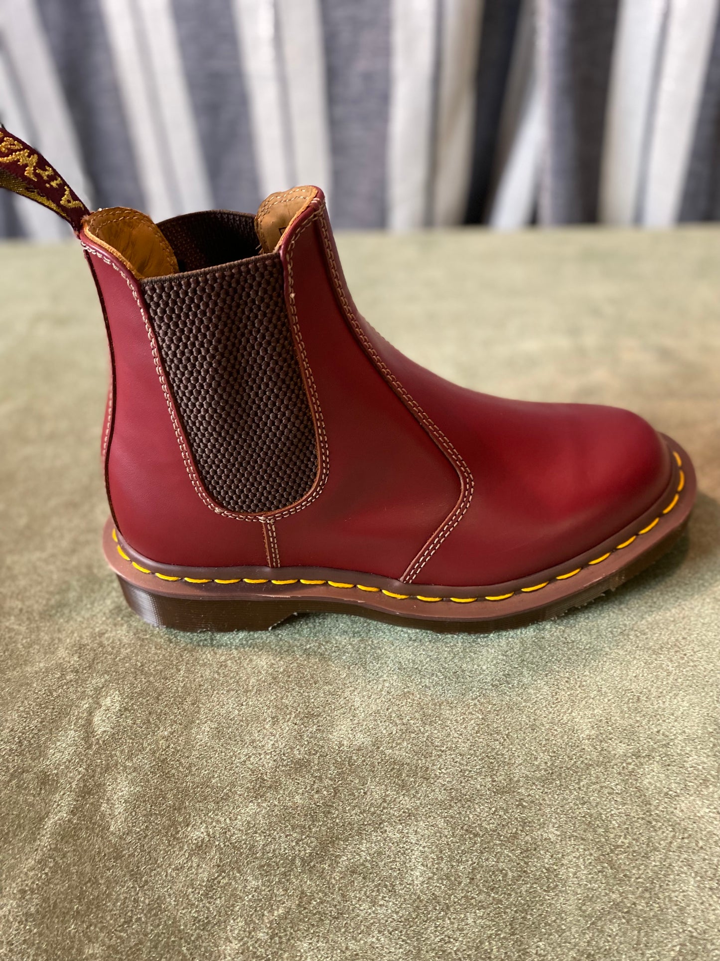 DR MARTENS Quolon in  Vintage Oxblood *Size 6