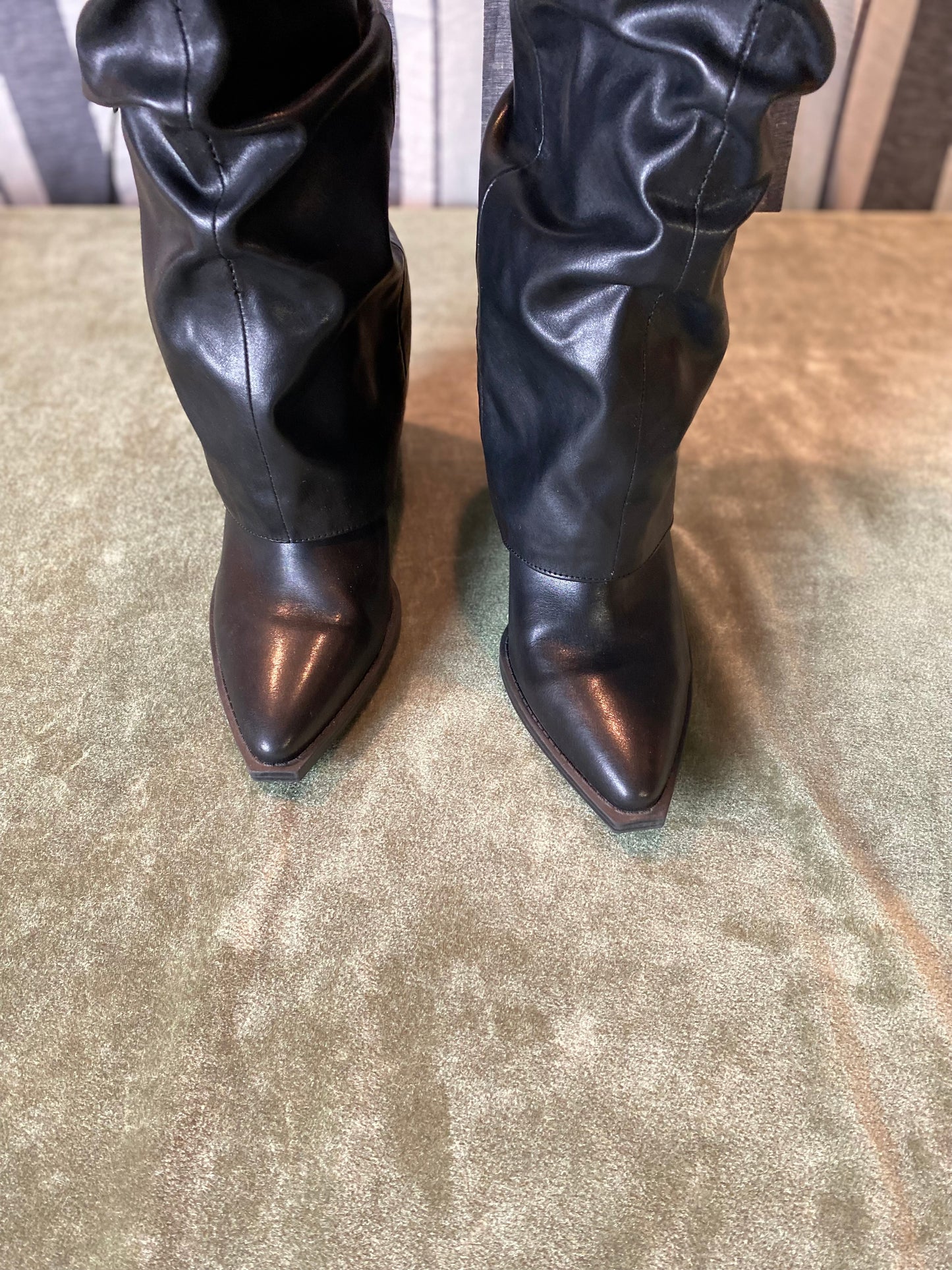 CROWN VINTAGE Knee High Boots *Size 7