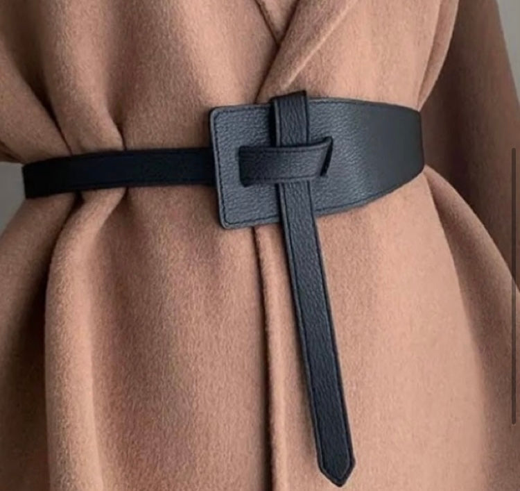 LUXIE BOUTIQUE The Coat Belt