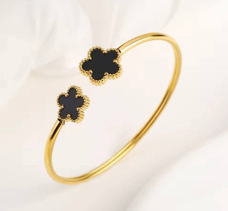 BOUTIQUE Clover Bangle *EMAIL FOR WAITLIST