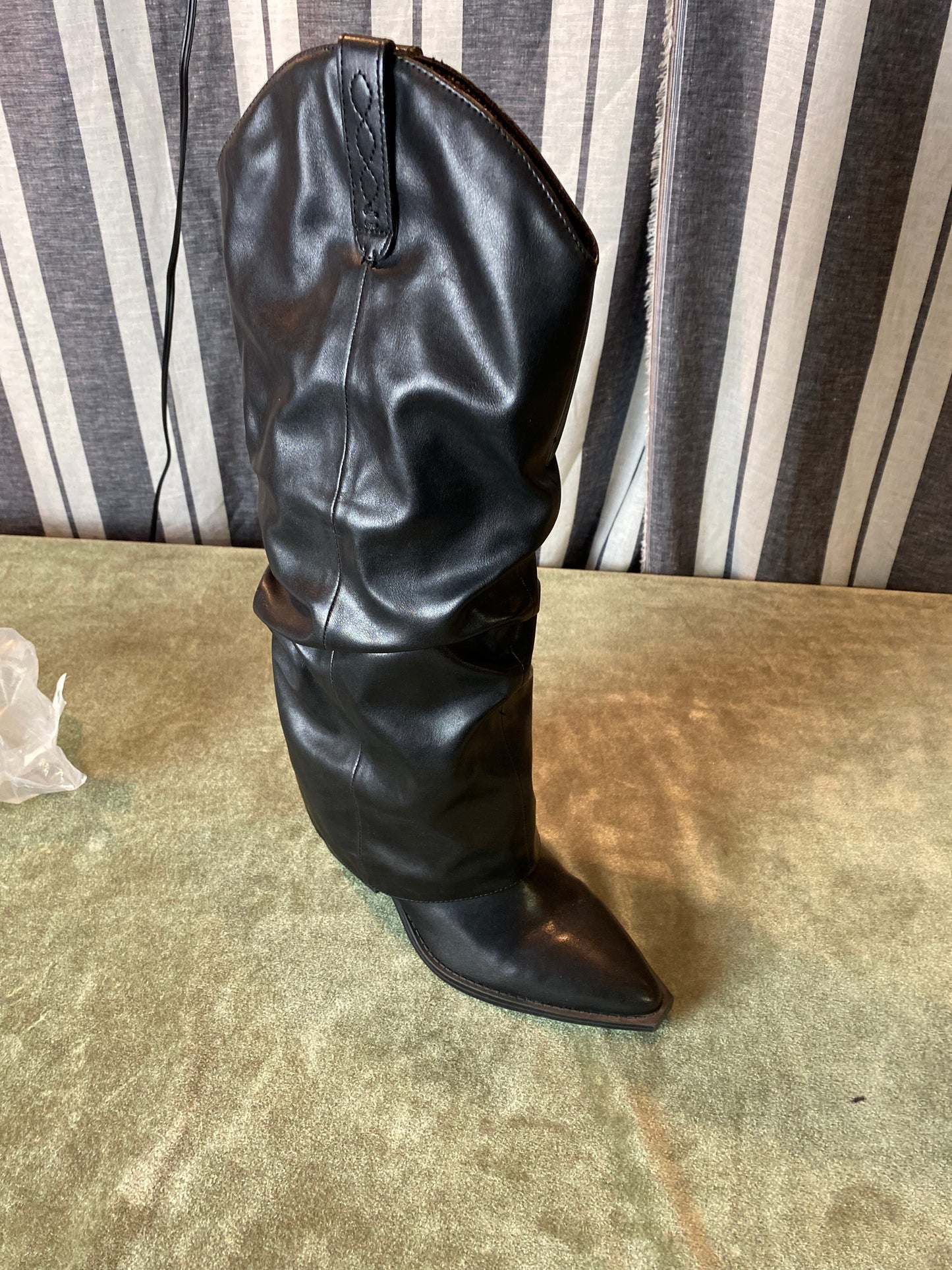 CROWN VINTAGE Knee High Boots *Size 7