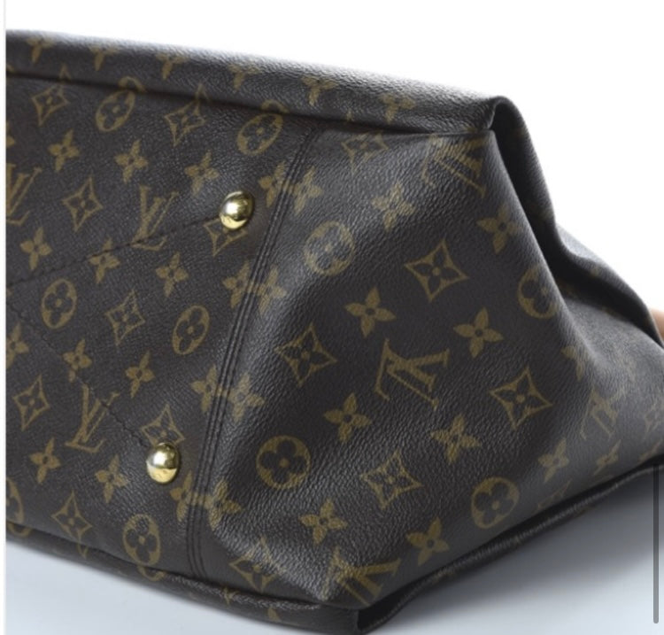 LOUIS VUITTON ARTSY Bag