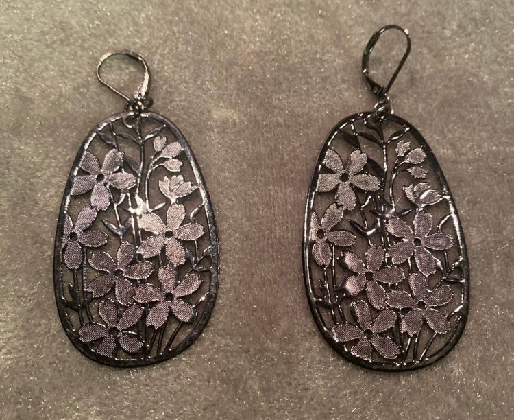 ANTHROPOLOGIE Leaf Drop Earrings