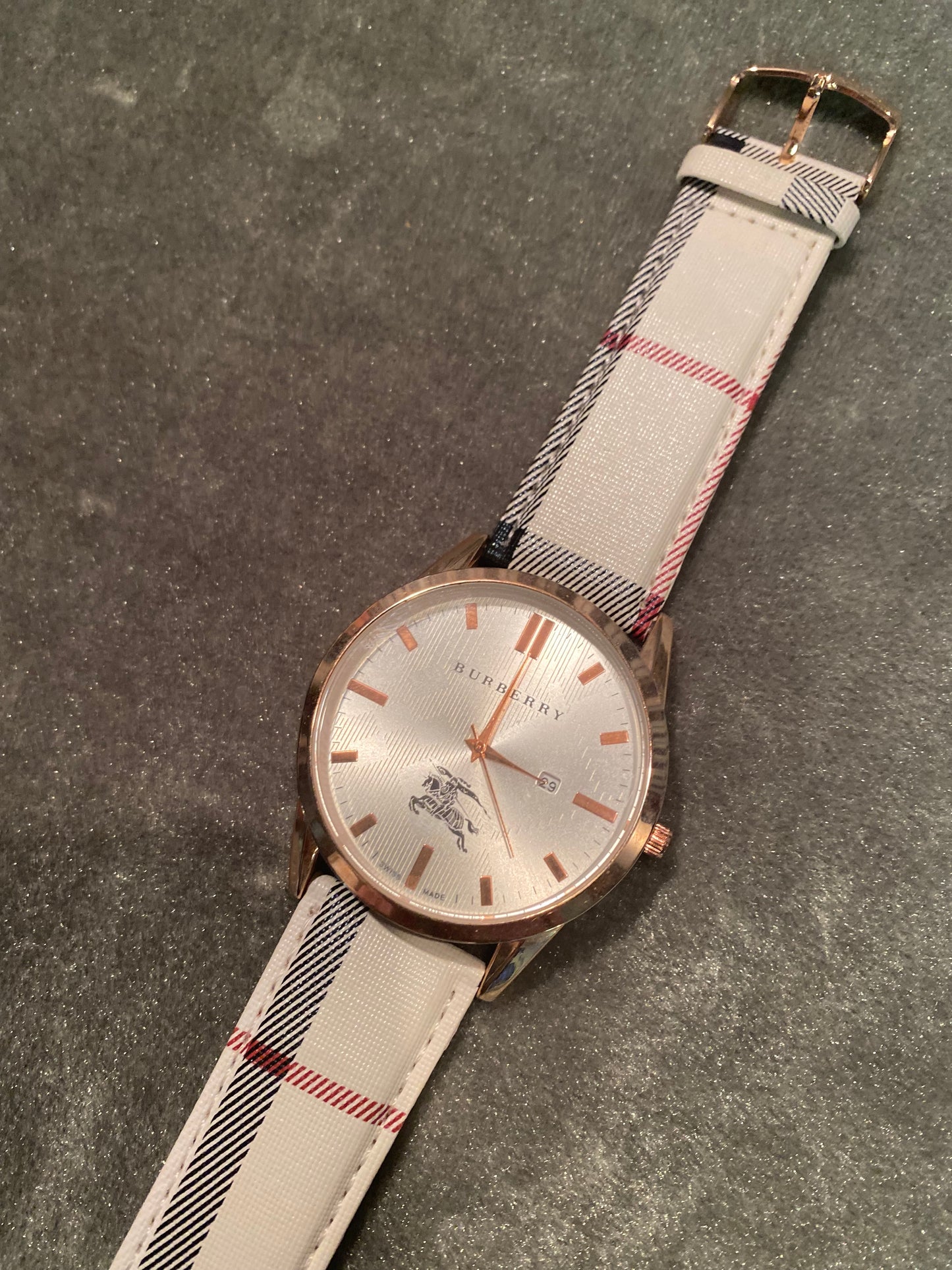 BURBERRY Oversized Face Watch