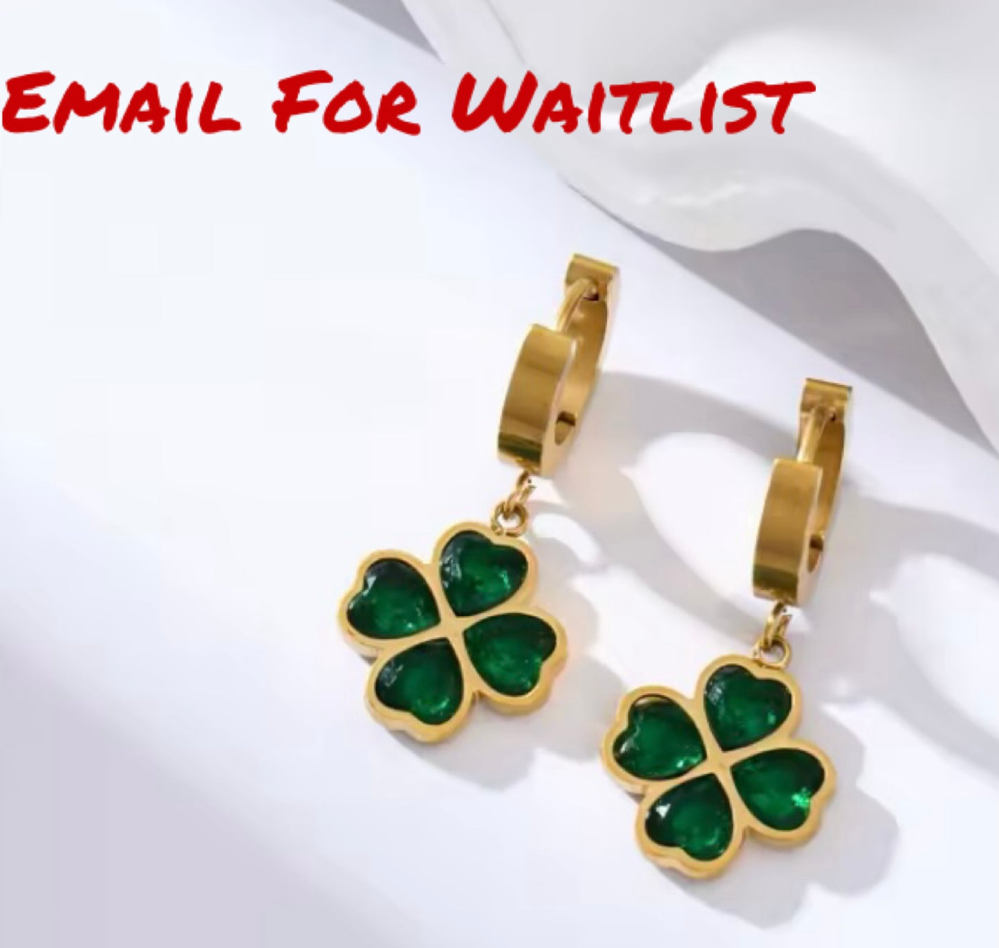 BOUTIQUE CLOVER Emerald Drop Earrings