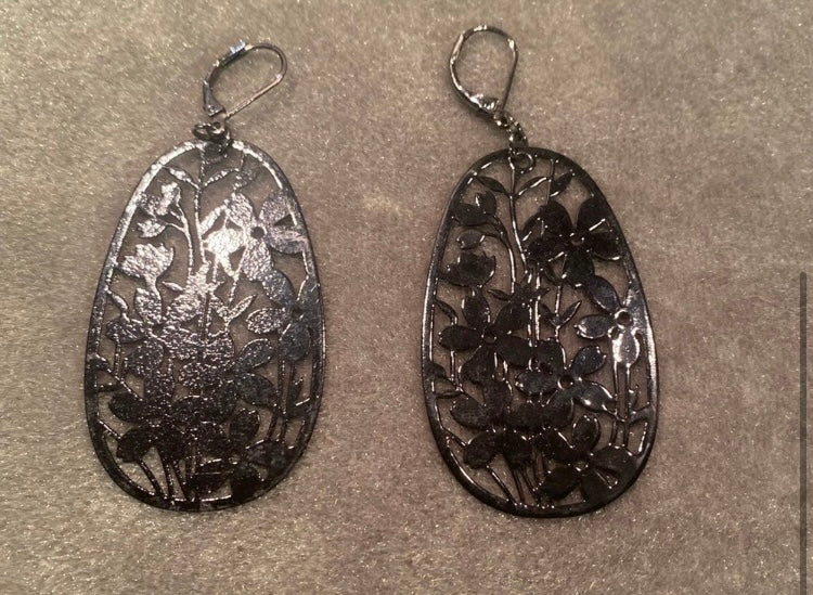 ANTHROPOLOGIE Leaf Drop Earrings