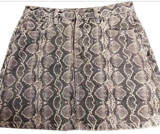 BLANK NYC Snakeskin Jean Skirt *Size 27